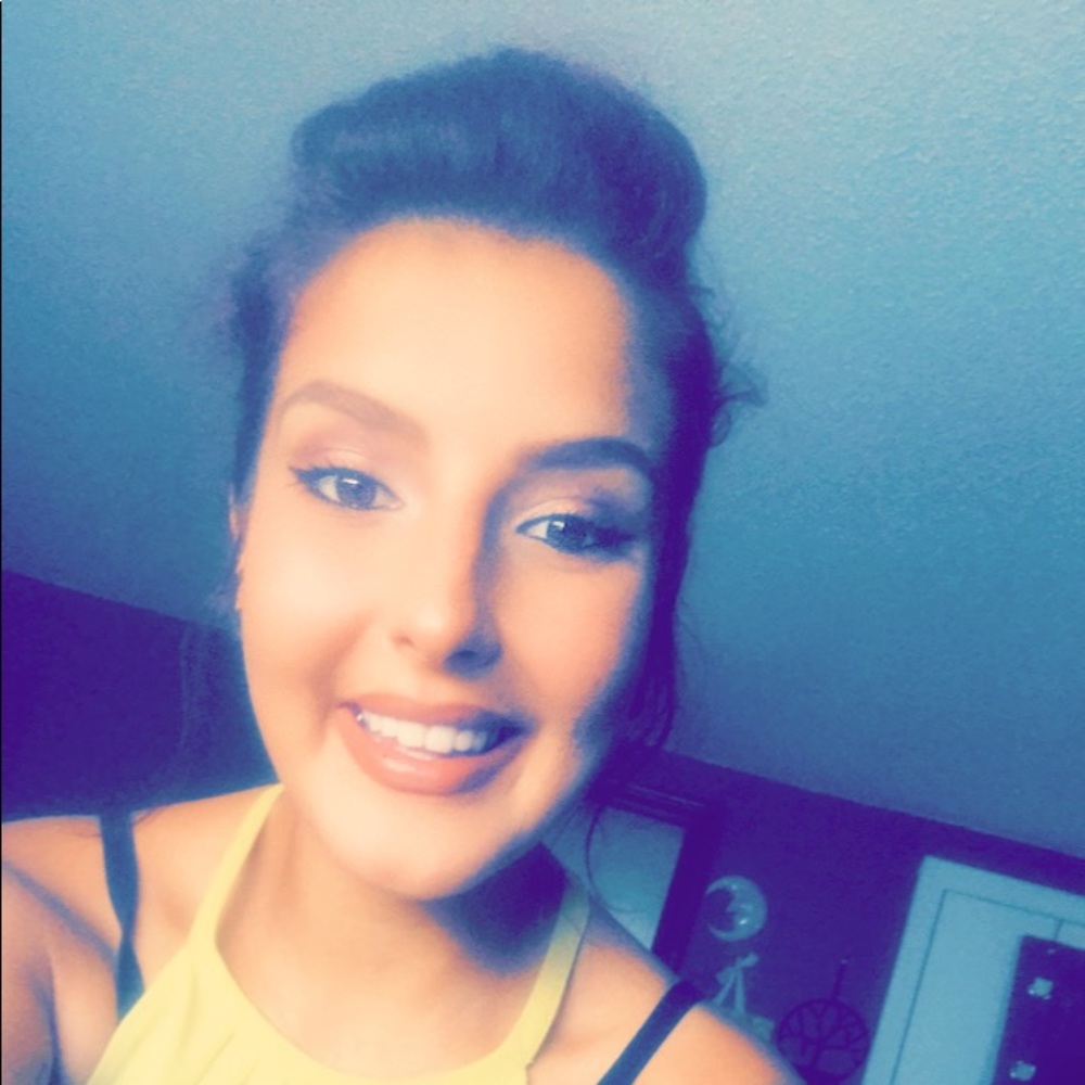 Meet your Posher, Ariana